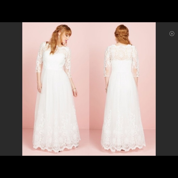 Modcloth Dresses & Skirts - Modcloth White Lace Maxi Gown Super RARE